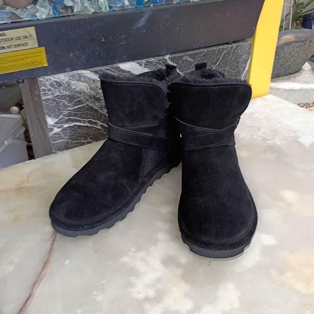 Bearpaw Women's Black Boots